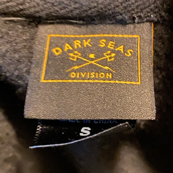 Dark Seas Hoodie.  Excellent condition barely worn. Son outgrew it quickly - Picture 3 of 4